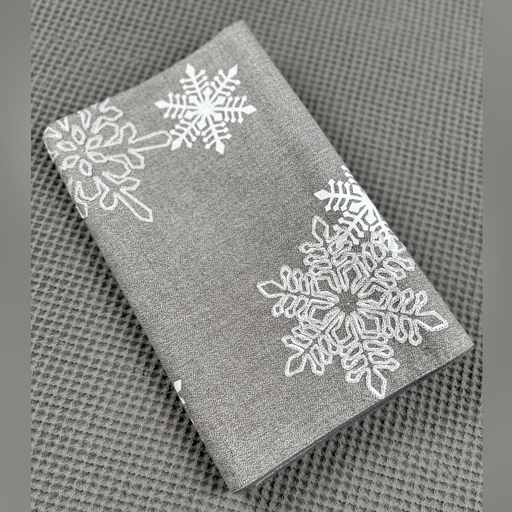 Snowflake 14”x72” Gray Cotton Table Runner